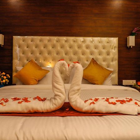 Hotel Rn Grand Vijayawāda 外观 照片