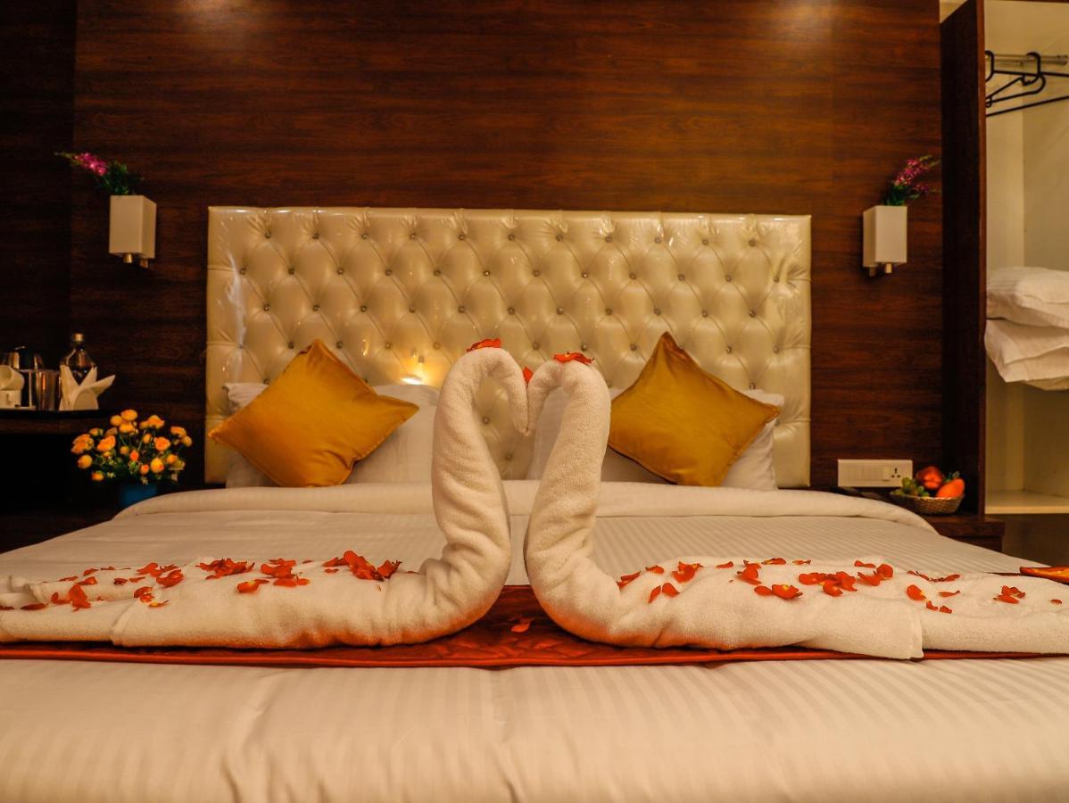 Hotel Rn Grand Vijayawāda 外观 照片