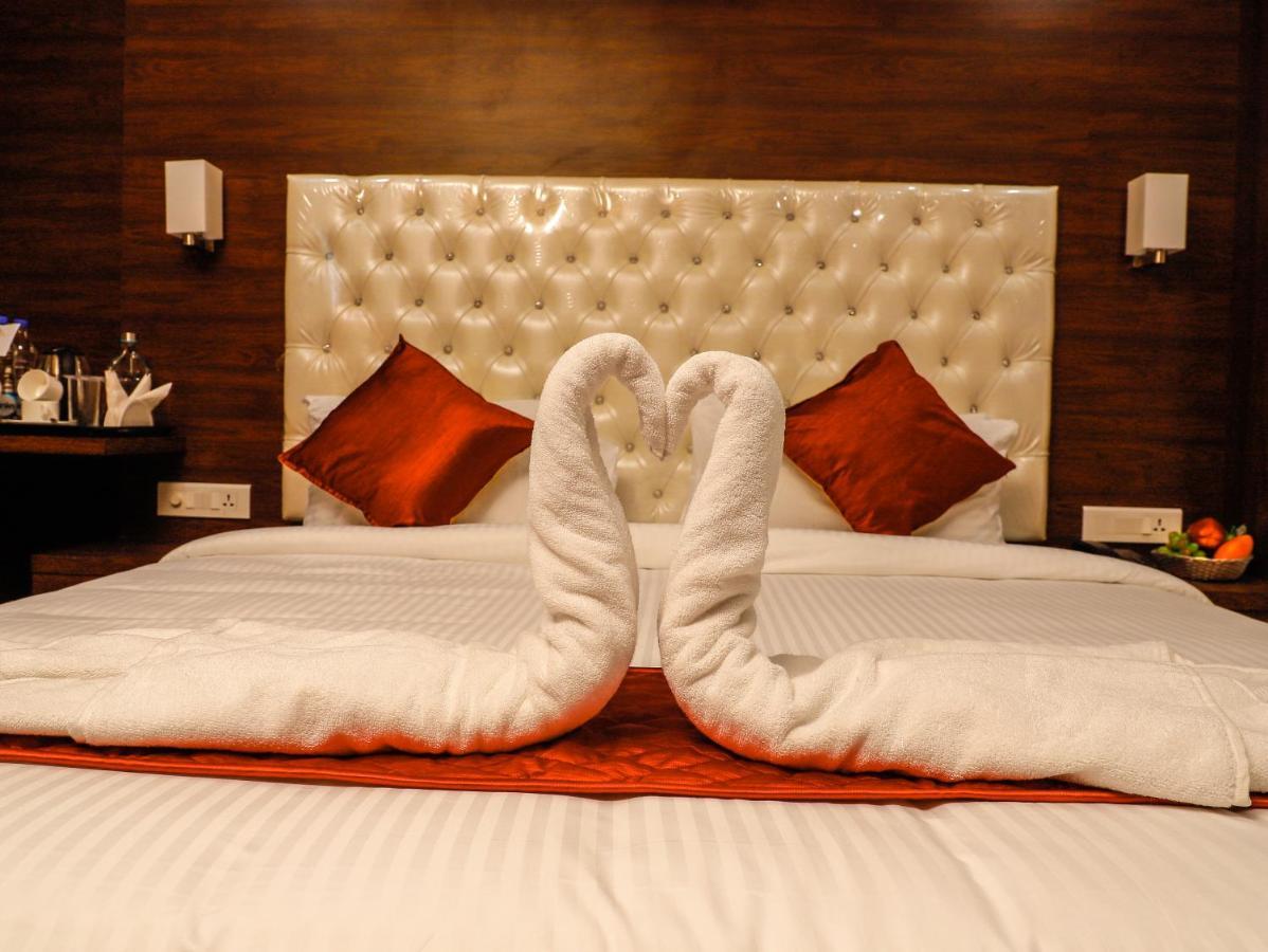 Hotel Rn Grand Vijayawāda 外观 照片