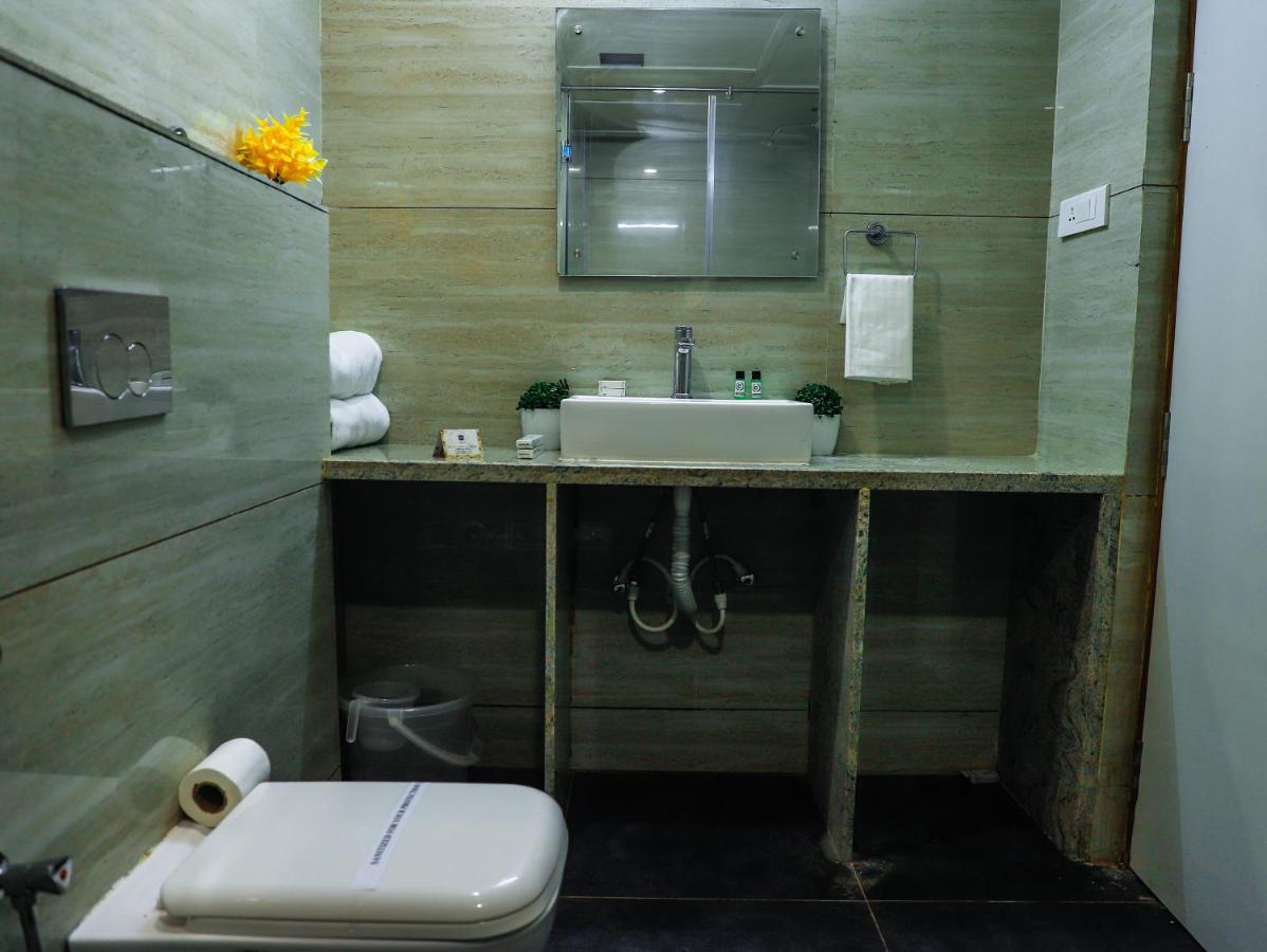 Hotel Rn Grand Vijayawāda 外观 照片