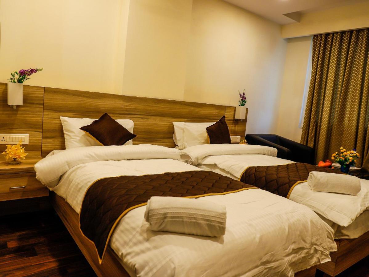 Hotel Rn Grand Vijayawāda 外观 照片