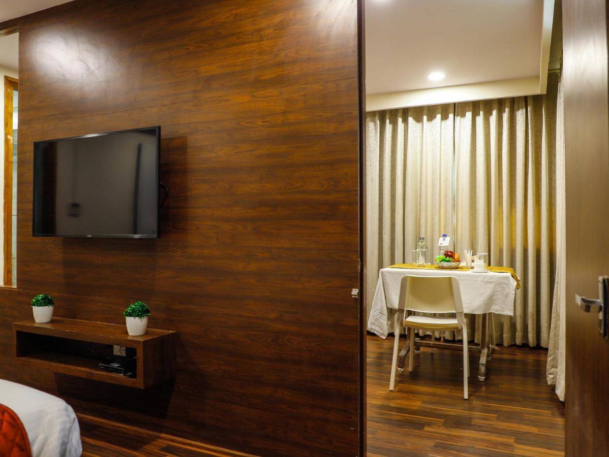 Hotel Rn Grand Vijayawāda 外观 照片