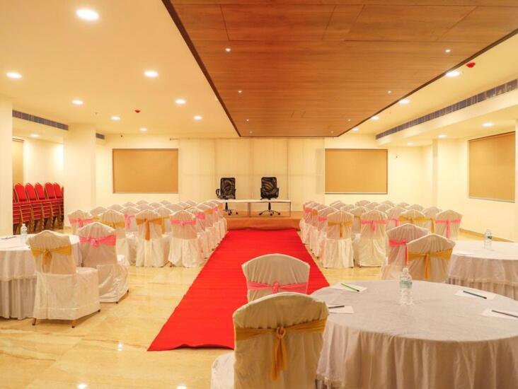 Hotel Rn Grand Vijayawāda 外观 照片